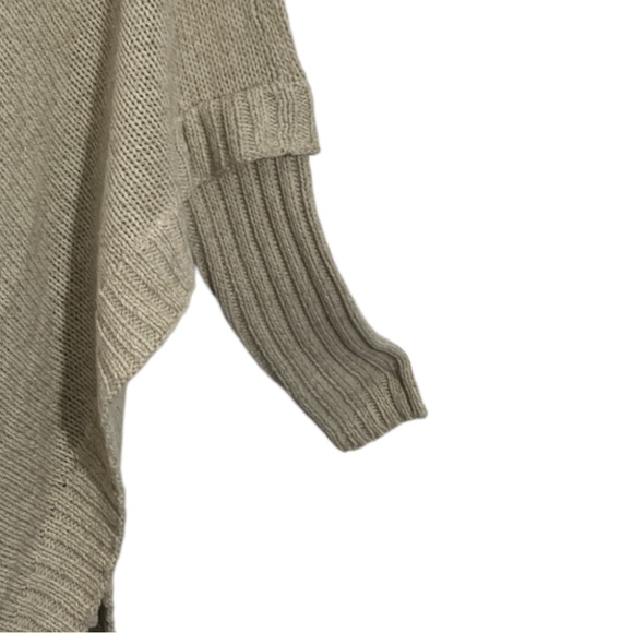 Ardene Beige Batwing Sleeve  Size L - Picture 3 of 12